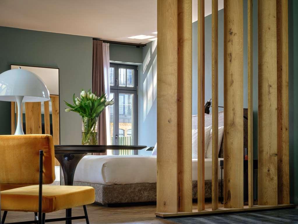 Hotel Sly *